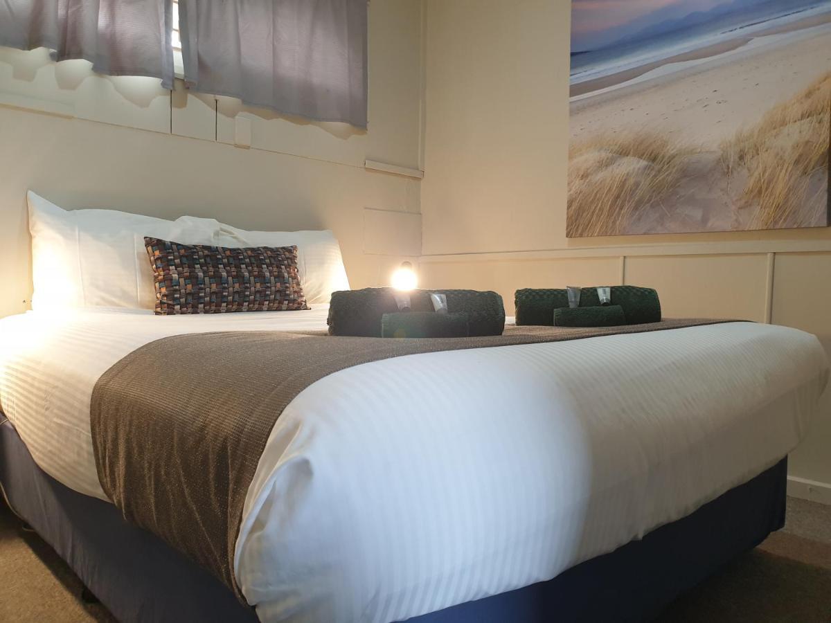 Smerdon Lodge Motel Хоршам Экстерьер фото