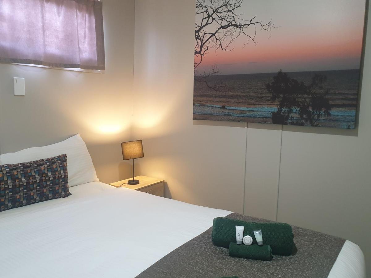 Smerdon Lodge Motel Хоршам Экстерьер фото