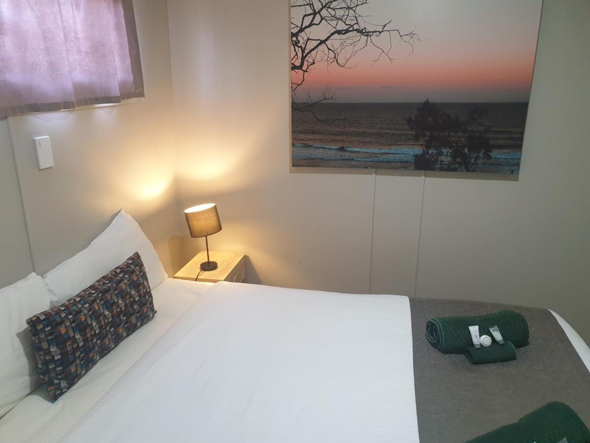 Smerdon Lodge Motel Хоршам Экстерьер фото
